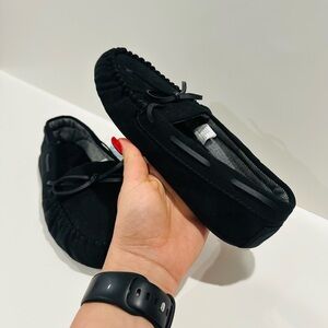 Cat & Jack New Boy's Size 3 Black Lionel Moccasin Faux Suede House Slippers